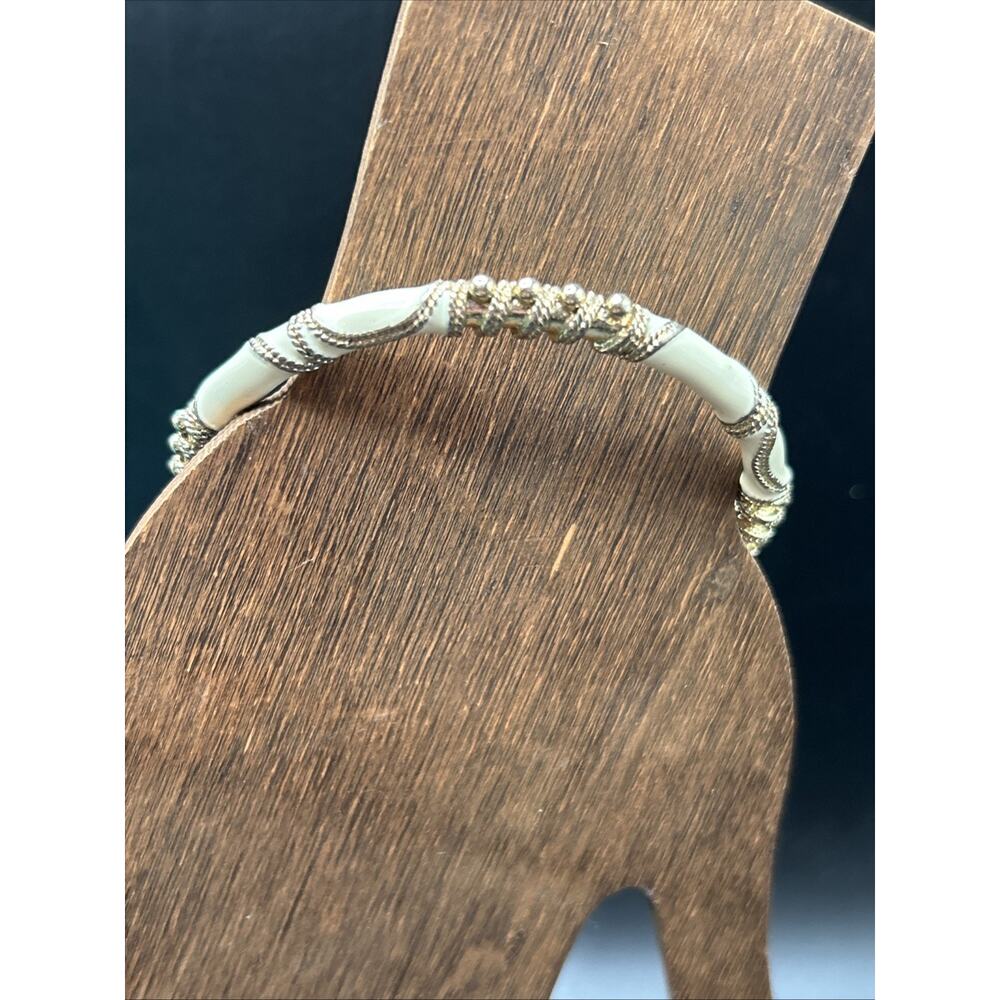 Vintage Enamel And Gold Tone Bangle Bracelet Size 8